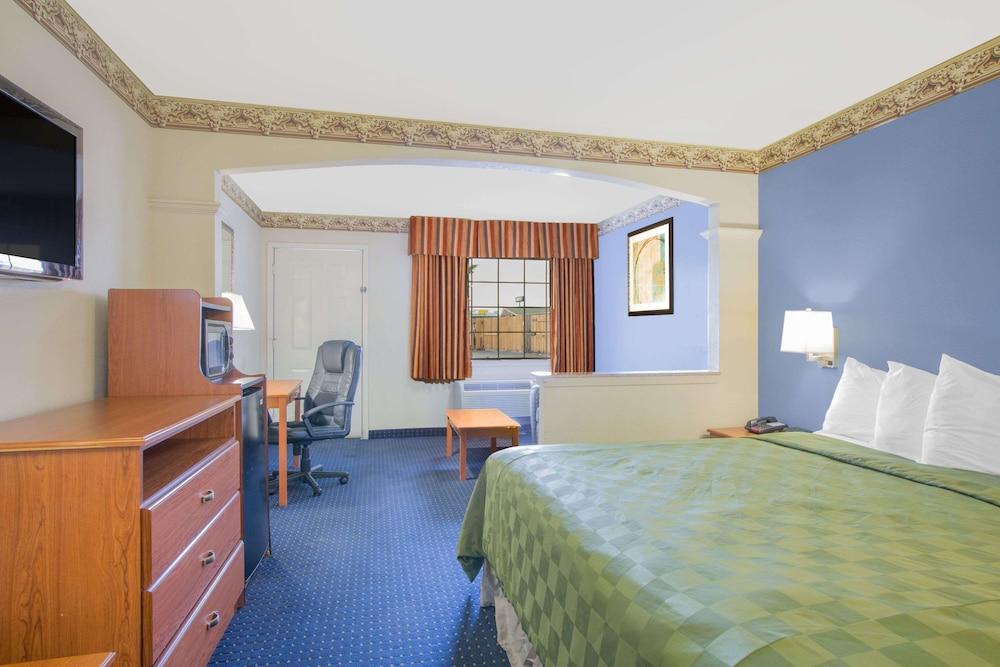 Days Inn By Wyndham Nacogdoches/Sfa University/Downtown Eksteriør billede